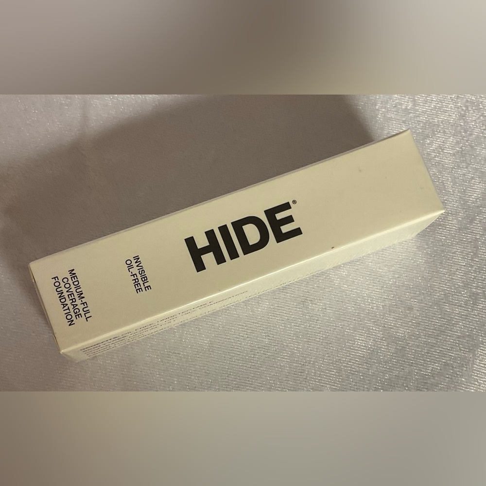 HIDE FOUNDATION in SAND